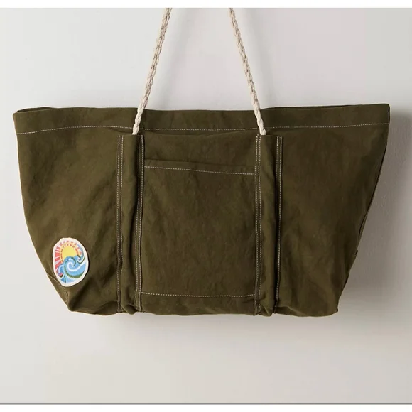 Free People Been There Badge Tote Bag NWT - Picture 3 of 6